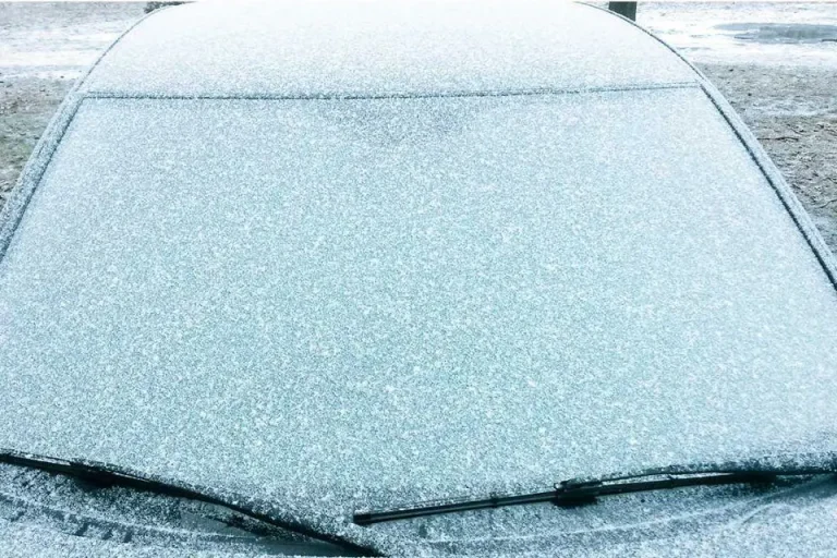 Błyskawiczne Usuwanie Lodu z Przedniej Szyby Samochodu ❄️🚗