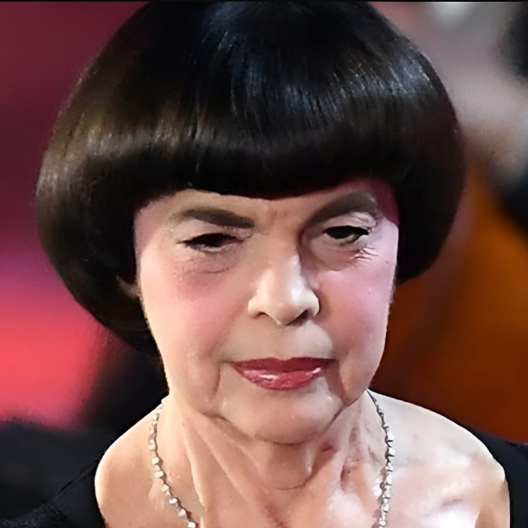 Ona nigdy nie znała małżeństwa: Sekret samotności Mireille Mathieu – dlaczego słynna piosenkarka zawsze trzymała się z daleka od miłości